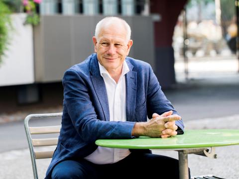 Christian Portmann ist der Präsident von Wohnbaugenossenschaften Zürich, die 2019 ihr 100jähriges Jubiläum feierten. Foto: Nelly Rodriguez