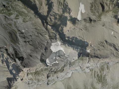 Vom Gletscher an der Roten Wand ist nur noch ein Rest übrig. Mit vielfältigen Aktivitäten regt das Projekt "ICE In Case of Emergency" zum Nachdenken über die Rolle des Menschen an. Foto: Vorarlberger Illwerke, Vorarlberg Atlas