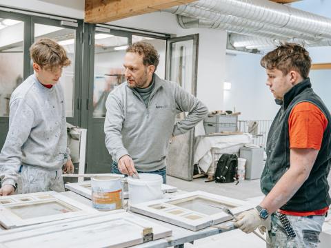 Die Ausstellung "LUOG!" im Werkraumhaus zeigt ab dem 7. Oktober junges Handwerk im Bregenzerwald. Foto: Pia Berchtold für den Werkraum Bregenzerwald