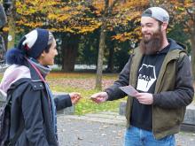 Flyer verteilen, im Callcenter arbeiten oder bei der Ernte helfen - auch während der Pandemie sind Ferialjobs gefragt. Foto: ahaJugendteam, AndreeaMoigradean