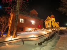 Die Kulisse Pfarrhof Damüls ist ein wertvoller Beitrag für das kulturelle Leben der Gemeinde und auch der neue Begegnungsort im Außenbereich wird sehr gut angenommen..